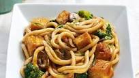 crispy tofu stir-fry with udon noodles crispy tofu stir-fry with udon noodles
