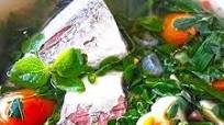 Tinolang Isda with Malunggay (Fish Soup with Moringa Leaves) Tinolang Isda with Malunggay (Fish Soup with Moringa Leaves)