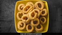 Murukku (Fried Lentil Snack) Recipe Murukku (Fried Lentil Snack) Recipe