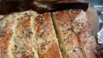 Easy Cheesy Garlic Bread Easy Cheesy Garlic Bread