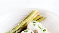 Greek Chicken Meatballs With Tzatziki Sauce Greek Chicken Meatballs With Tzatziki Sauce