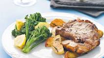 Pork chops with baked apples Pork chops with baked apples