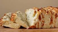 Italian Herb and Cheese Pull-Apart Bread Italian Herb and Cheese Pull-Apart Bread
