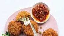 Broccoli, cheese and potato croquettes Broccoli, cheese and potato croquettes