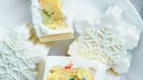 Easy Christmas Snowflake Cake Pops Easy Christmas Snowflake Cake Pops