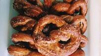 German Soft Pretzels (Laugenbrezel) German Soft Pretzels (Laugenbrezel)