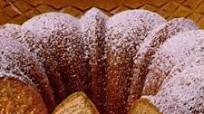 Saucy apple swirl cake Saucy apple swirl cake