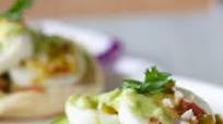 Muffins Ingleses con Huevo Cocido y Aguacate Muffins Ingleses con Huevo Cocido y Aguacate