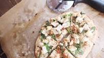 Chicken Bacon Pizza with Garlic Cream Sauce Chicken Bacon Pizza with Garlic Cream Sauce