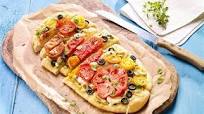 Focaccia su pomidorais ir svogūnais Focaccia su pomidorais ir svogūnais