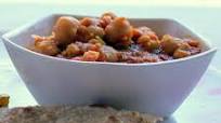 Phukein, Chole/Chana Masala And Roti! (Green Onions And Potatoes Garbanzo Bean Curry And Indian Flat Bread) Phukein, Chole/Chana Masala And Roti! (Green Onions And Potatoes Garbanzo Bean Curry And Indian Flat Bread)