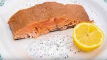 VIDEO: Hot smoked salmon with fresh dill sauce VIDEO: Hot smoked salmon with fresh dill sauce