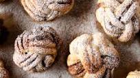CINNAMON BUNS CINNAMON BUNS