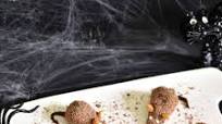 Halloween Dessert - Strawberry and Chocolate fudge mice Halloween Dessert - Strawberry and Chocolate fudge mice