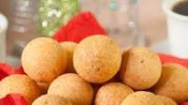 Colombian Buñuelos (Cheese Fritters) Colombian Buñuelos (Cheese Fritters)