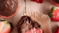 Chocolate Covered Strawberry Cupcakes Chocolate Covered Strawberry Cupcakes