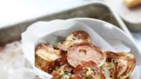 Crispy Baked Potato Chips with Garlic Crispy Baked Potato Chips with Garlic