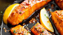 Honey Garlic Salmon {Paleo} Honey Garlic Salmon {Paleo}