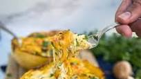 Chicken & Broccoli Spaghetti Squash Boats Chicken & Broccoli Spaghetti Squash Boats
