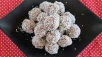 Coconut Date Balls (Paleo & Vegan) Coconut Date Balls (Paleo & Vegan)