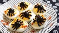 Uova ripiene di Halloween: la ricetta dell’antipasto sfizioso e originale Uova ripiene di Halloween: la ricetta dell’antipasto sfizioso e originale