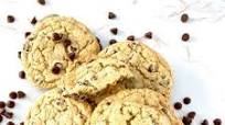 Sugar Free Copycat Crumbl Chocolate Chip Cookies Sugar Free Copycat Crumbl Chocolate Chip Cookies