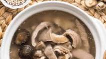 Pig Stomach Soup with Peppercorns (胡椒豬肚湯) Pig Stomach Soup with Peppercorns (胡椒豬肚湯)