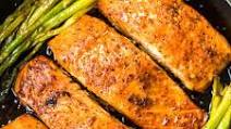 Honey Garlic Salmon and Asparagus (One Pan Meal) Honey Garlic Salmon and Asparagus (One Pan Meal)