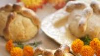 Pan de Muerto (Bread of the Dead) Pan de Muerto (Bread of the Dead)