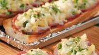 Canadian Bacon Pizza Canadian Bacon Pizza