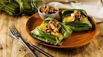 Steamed Glutinous Rice with Aromatic Chicken Adobo Steamed Glutinous Rice with Aromatic Chicken Adobo