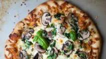 Mushroom, Garlic, & Spinach Pizza Mushroom, Garlic, & Spinach Pizza