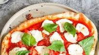 Homemade Margherita Flatbread Pizza Homemade Margherita Flatbread Pizza