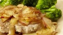 Pork Chops with Apples and Potatoes Pork Chops with Apples and Potatoes