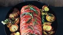 Prosciutto-Wrapped Pork Loin with Roasted Apples Prosciutto-Wrapped Pork Loin with Roasted Apples