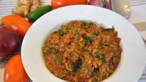 Baingan Aloo (Eggplant with Potatoes) Baingan Aloo (Eggplant with Potatoes)