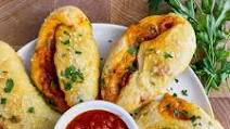 Super Easy Pepperoni Calzones Super Easy Pepperoni Calzones
