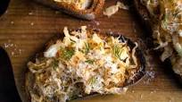 Bruschetta With Cabbage Braised in Wine Bruschetta With Cabbage Braised in Wine