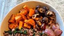 Ground beef bowl with sweet potato, kale, red onion, and mushrooms Ground beef bowl with sweet potato, kale, red onion, and mushrooms