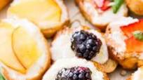 Goat Cheese, Honey, & Fruit Crostini Goat Cheese, Honey, & Fruit Crostini