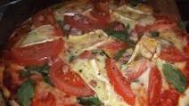 Spinach, Brie & Tomato Pizza Spinach, Brie & Tomato Pizza