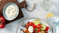 Einfaches Gyros mit Krautsalat und Tzatziki Einfaches Gyros mit Krautsalat und Tzatziki