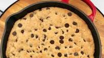 Giant Skillet Chocolate Chip Cookie Giant Skillet Chocolate Chip Cookie
