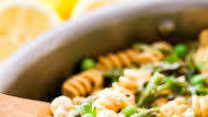 One Pot Creamy Lemon Goat Cheese Pasta with Chickpeas and Asparagus One Pot Creamy Lemon Goat Cheese Pasta with Chickpeas and Asparagus