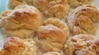 Pani Popo (Hawaiian Coconut Bread) Pani Popo (Hawaiian Coconut Bread)