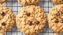 The BEST Oatmeal Chocolate Chip Cookies The BEST Oatmeal Chocolate Chip Cookies