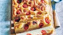 Roasted garlic, tomato and rosemary focaccia Roasted garlic, tomato and rosemary focaccia