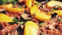 Peach BBQ Jackfruit Pizza (Gluten-free + Vegan) Peach BBQ Jackfruit Pizza (Gluten-free + Vegan)