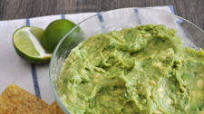 Simple 4-Ingredient Guacamole Simple 4-Ingredient Guacamole