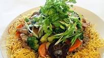 Hong Kong Pan-Fried Noodles with Chicken (港式雞肉炒麵) Hong Kong Pan-Fried Noodles with Chicken (港式雞肉炒麵)